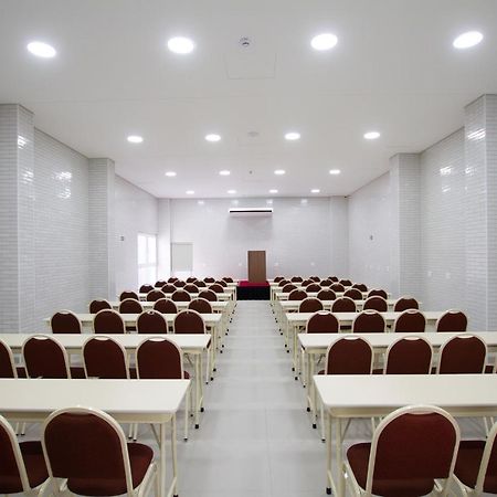 Hotel Confiance Barigui Куритиба Екстериор снимка