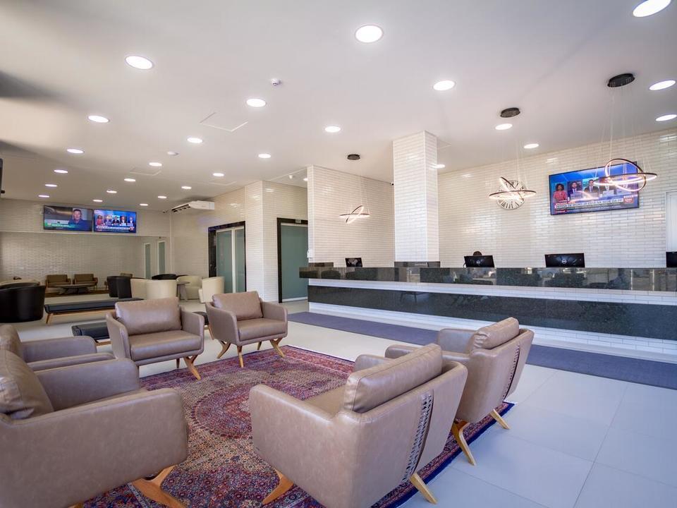 Hotel Confiance Barigui Куритиба Екстериор снимка