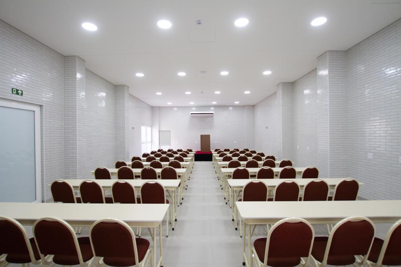 Hotel Confiance Barigui Куритиба Екстериор снимка