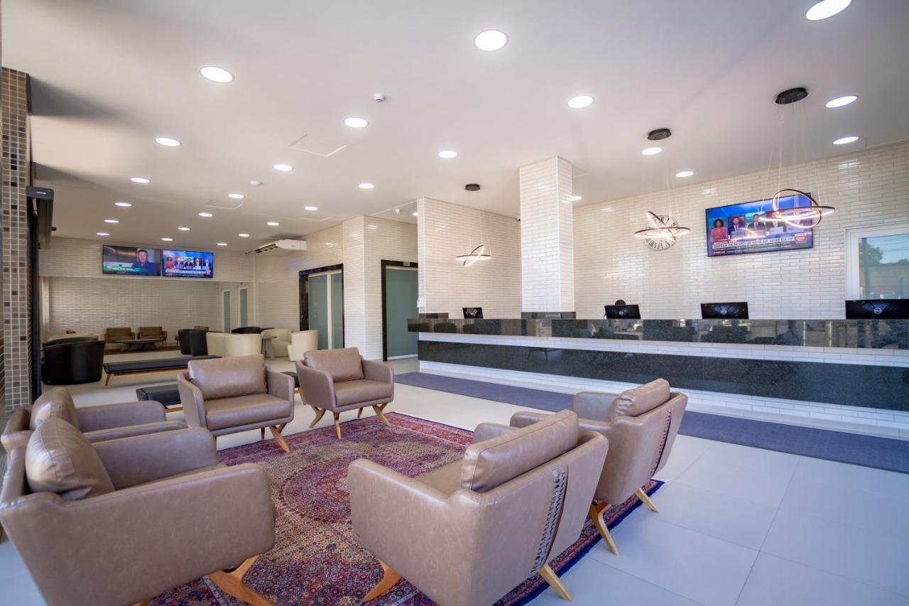 Hotel Confiance Barigui Куритиба Екстериор снимка