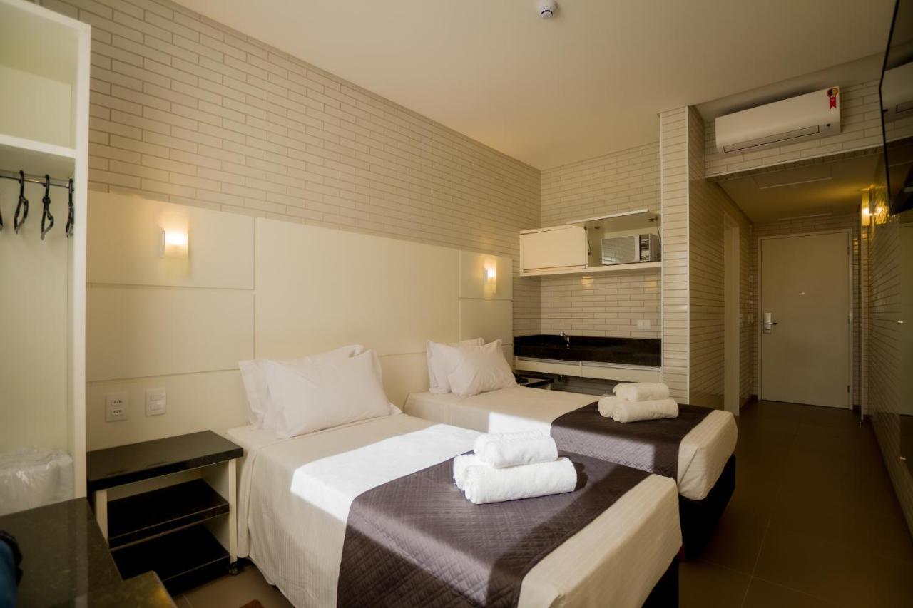 Hotel Confiance Barigui Куритиба Екстериор снимка