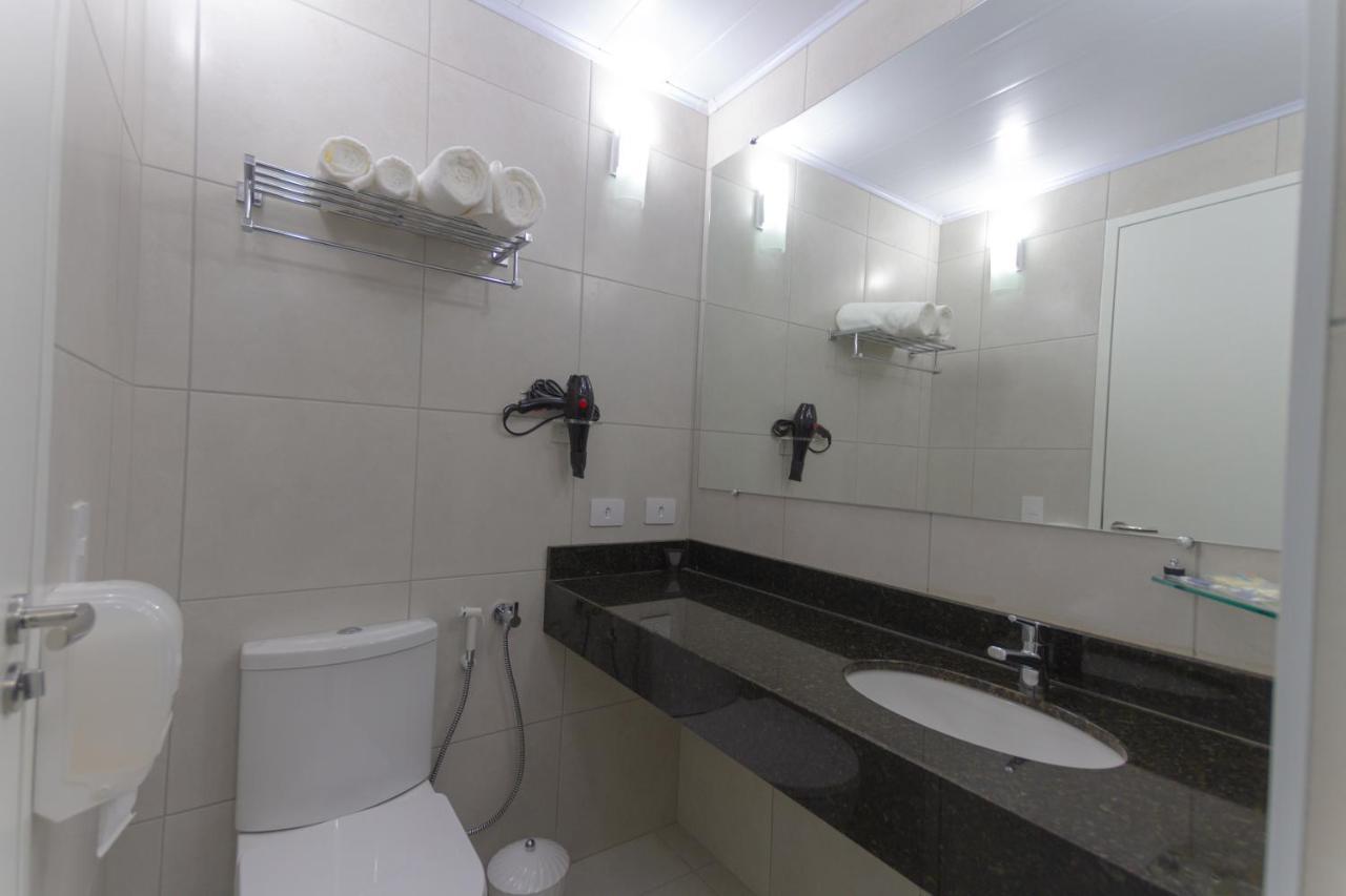 Hotel Confiance Barigui Куритиба Екстериор снимка